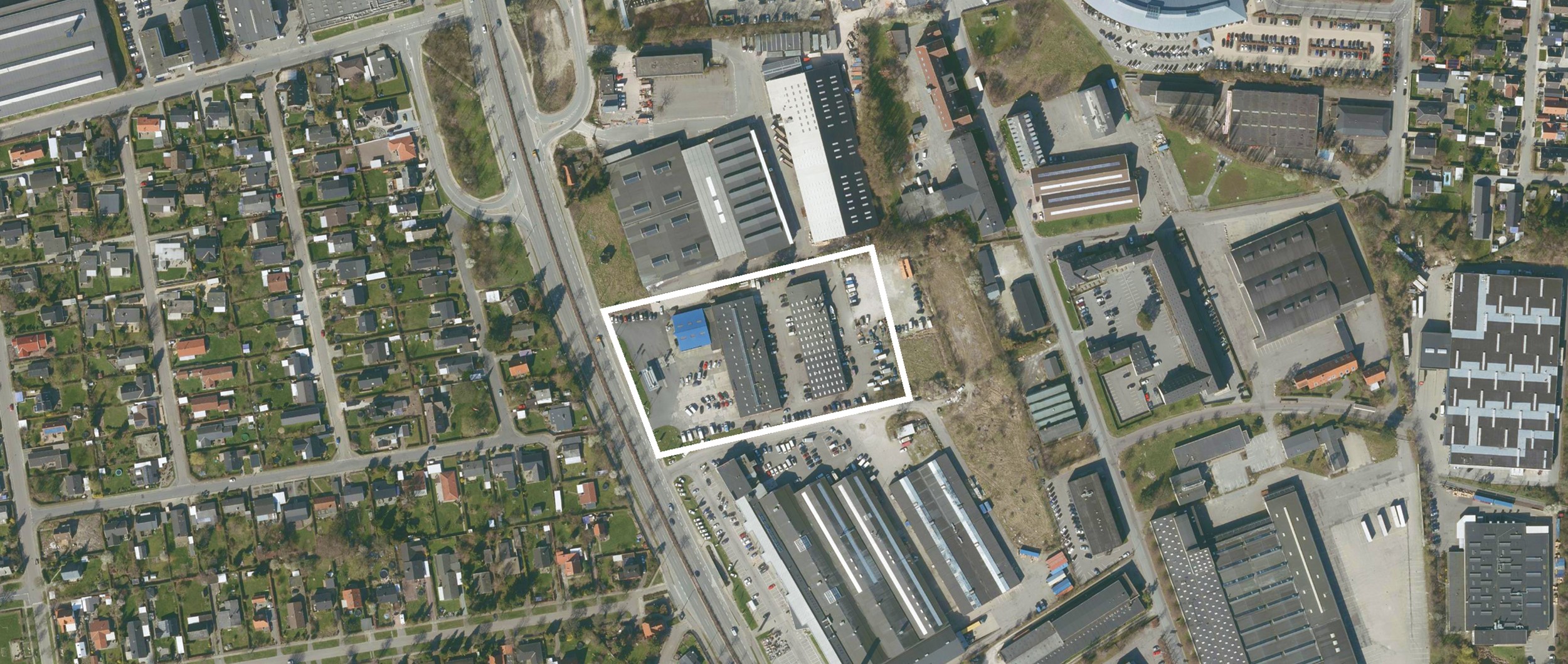 Byggeriet opføres i det gamle Kirkebjerg Erhvervspark område. Industri området blev etableret helt tilbage i 1940erne.